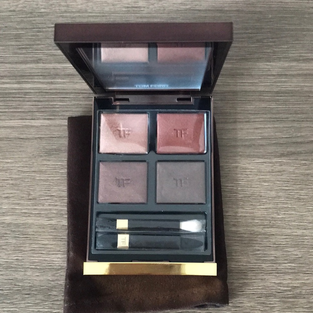 Tom Ford Eye Color Quad 03 BODY HEAT in excellent condition.please check photos